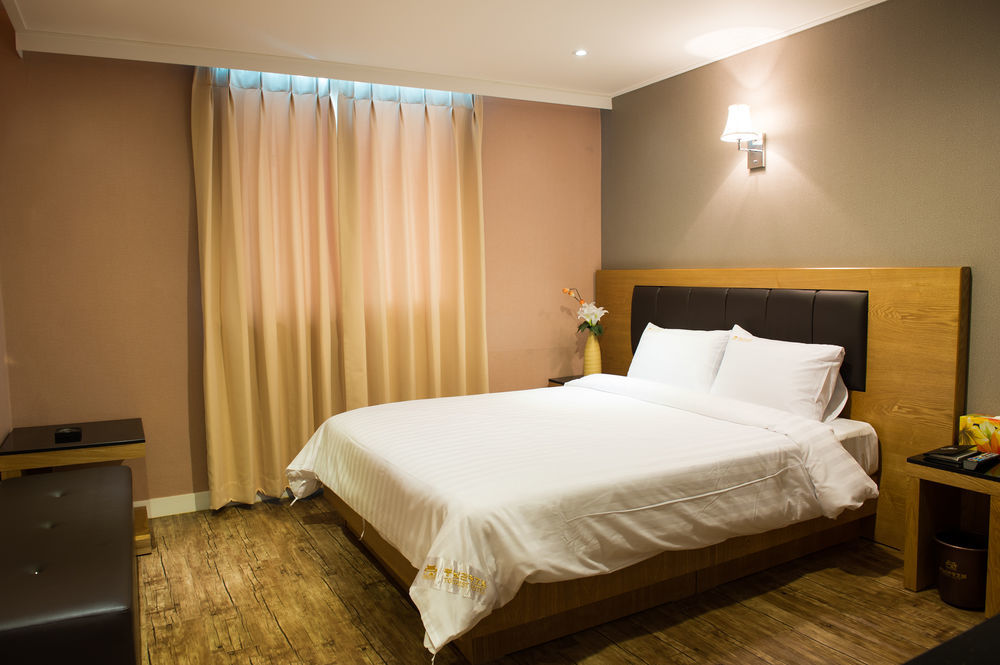 Pungnam Tourist Hotel Jeonju Bagian luar foto