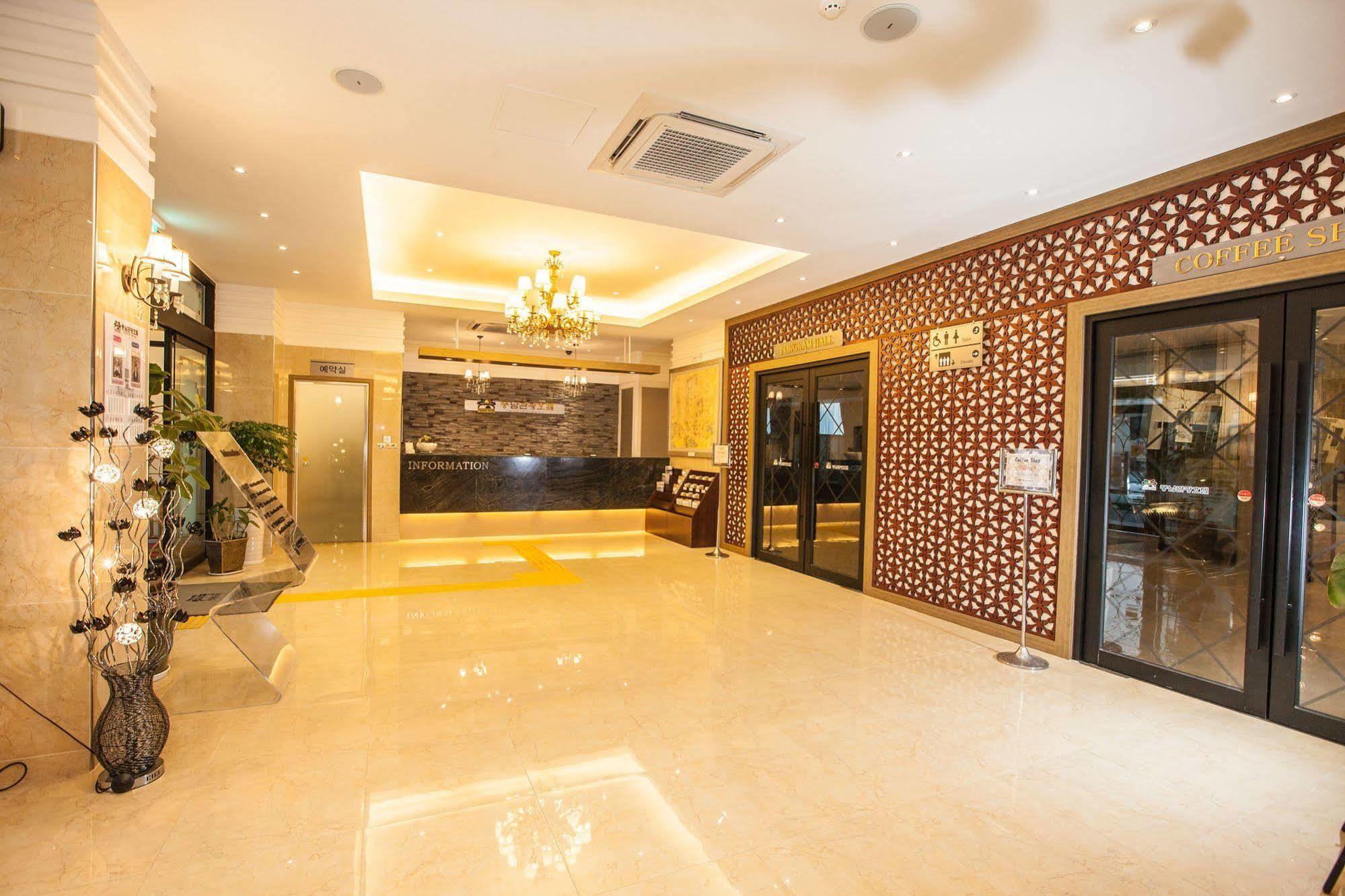 Pungnam Tourist Hotel Jeonju Bagian luar foto